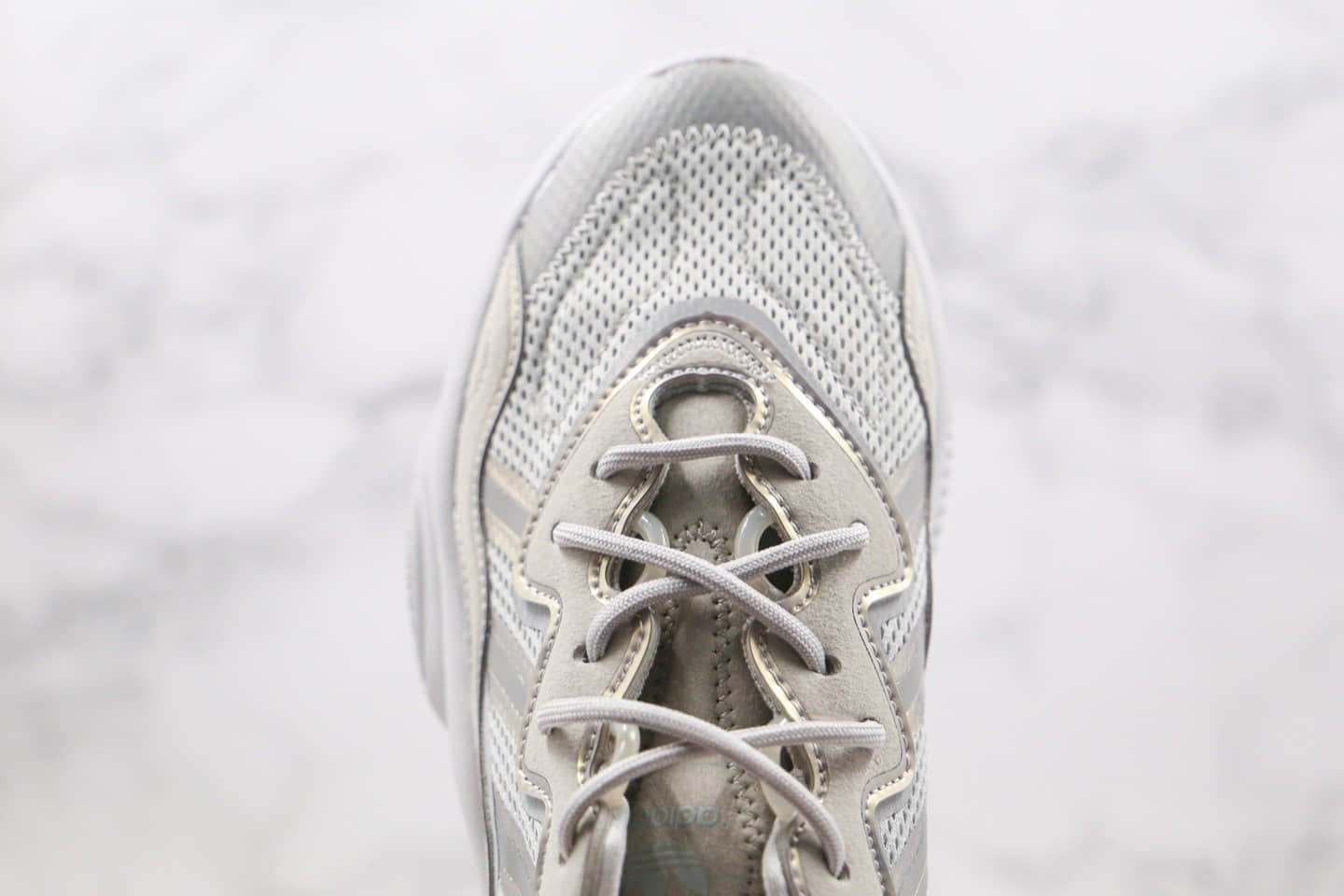 Adidas online ozweego fv9656