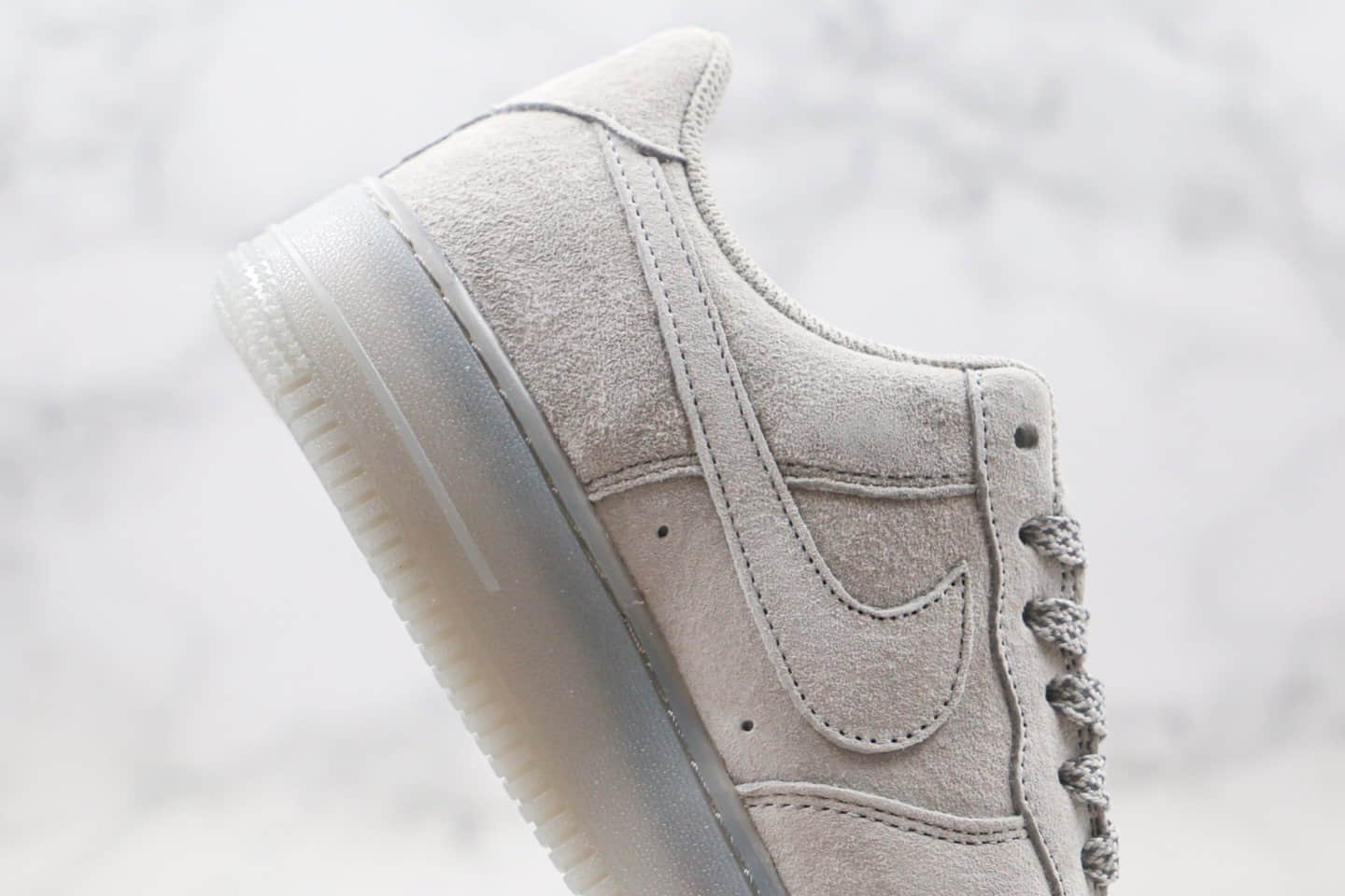 耐克Nike Air Force1 Mid x Reigning Champ纯原版本卫冕冠军联名款低帮空军一号灰麂皮板鞋内置全掌气垫 货号：AA1117-118