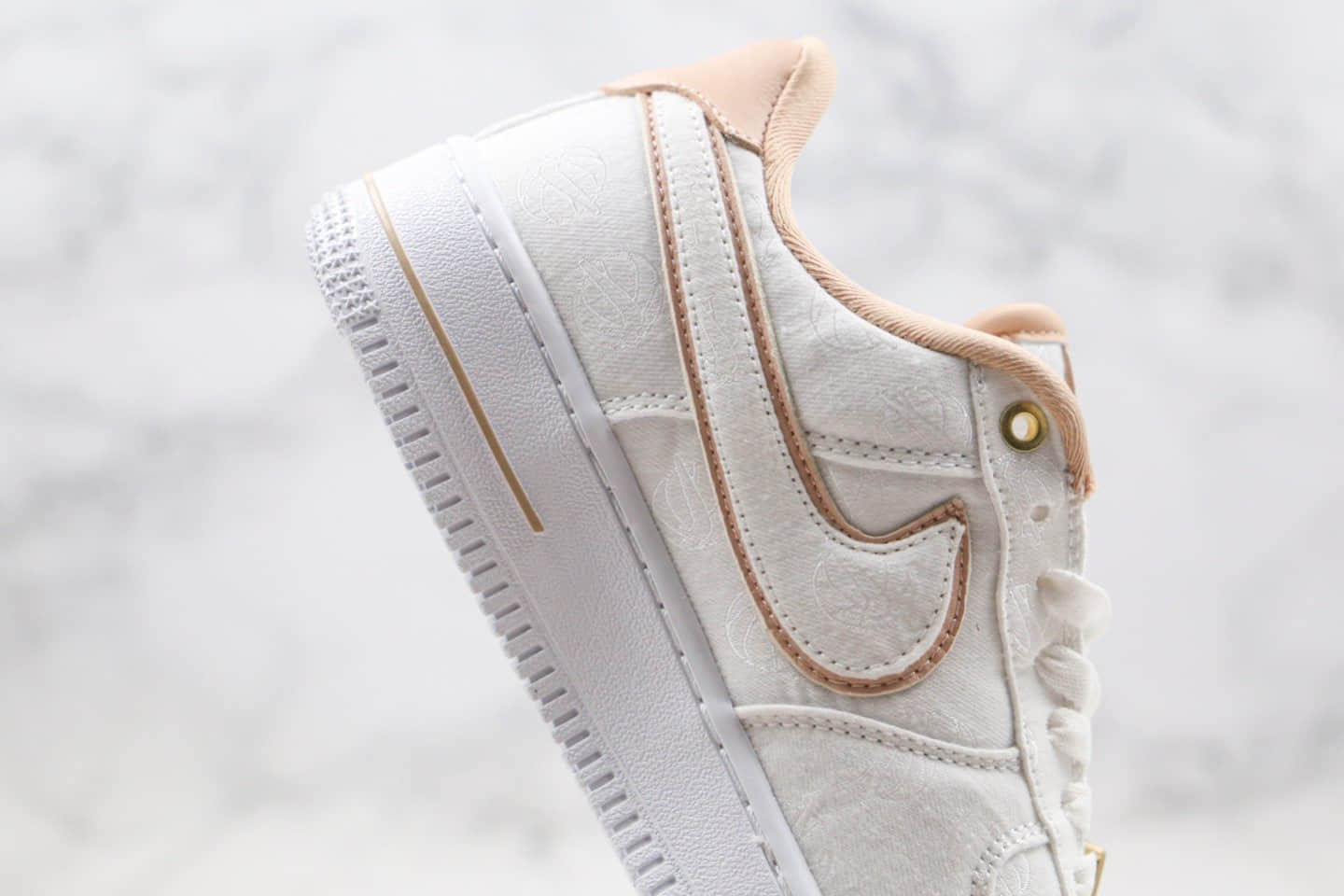 耐克Nike Air Force 1 Low Pastel White纯原版本低帮空军一号白卡其色丝绸球形印花板鞋原楦头纸板打造 货号：898889-102