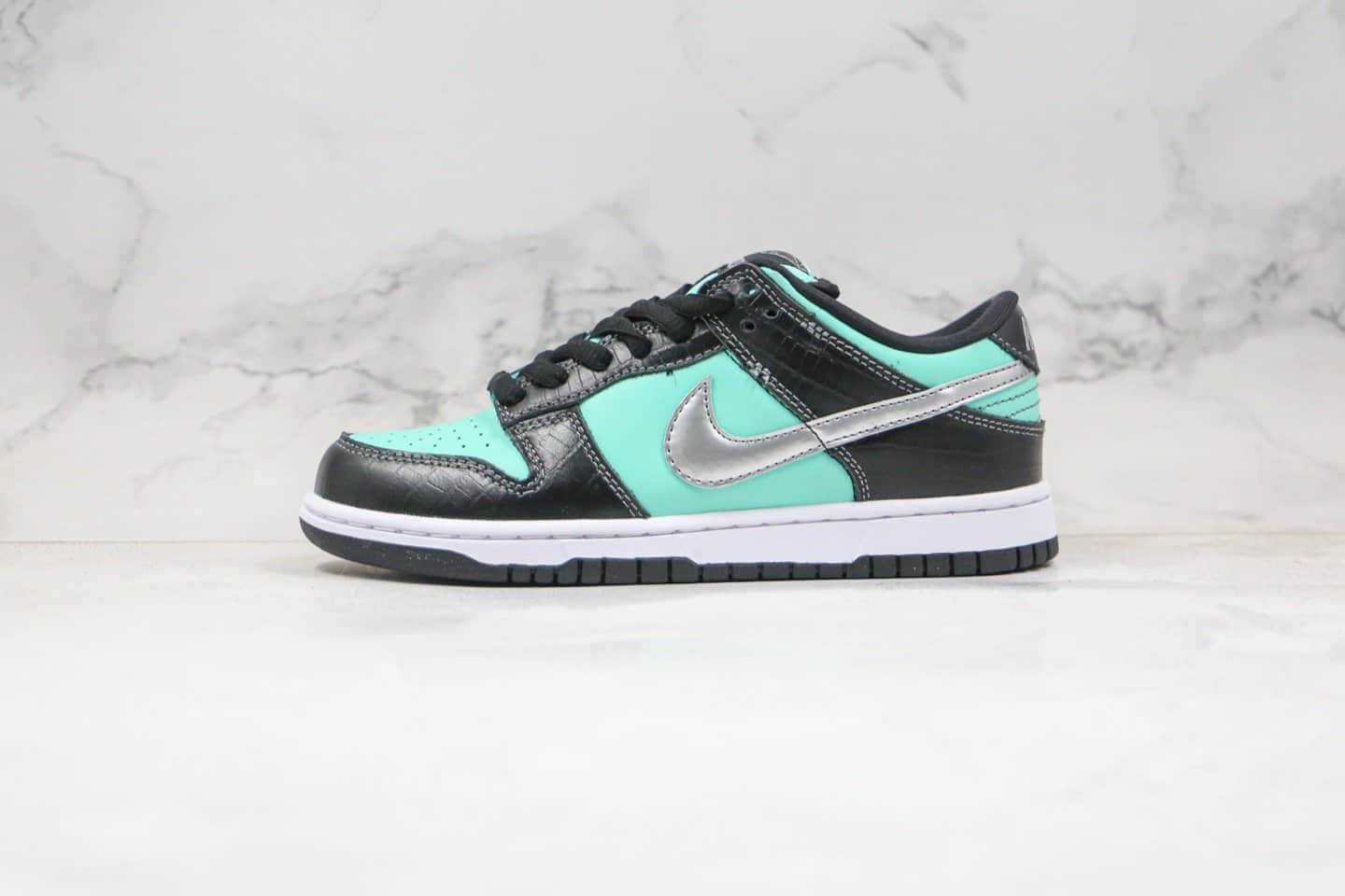 耐克Nike SB Dunk Low Pro Tiffany x Diamond Supply Co美国西海岸潮牌联名款纯原版本低帮SB DUNK板鞋黑钻石绿色内置Zoom气垫 货号：304292-402