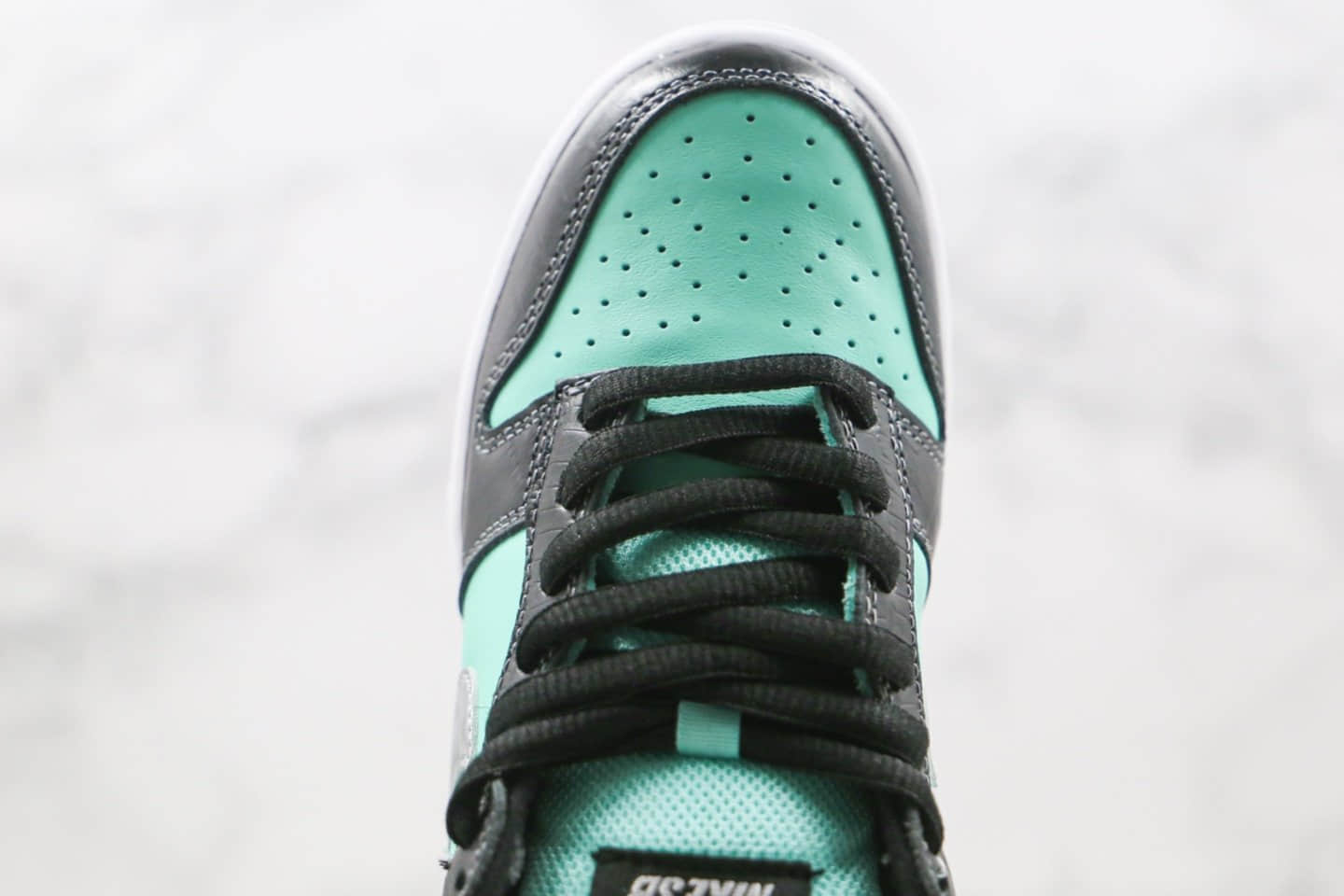 耐克Nike SB Dunk Low Pro Tiffany x Diamond Supply Co美国西海岸潮牌联名款纯原版本低帮SB DUNK板鞋黑钻石绿色内置Zoom气垫 货号：304292-402