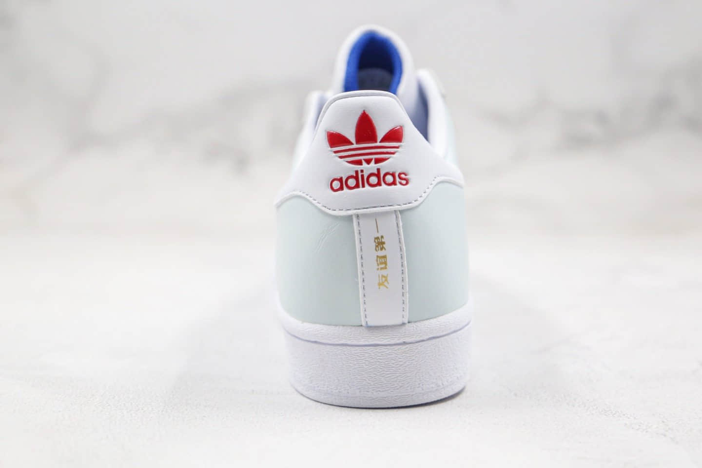 阿迪达斯Adidas Originals Superstar纯原版本50周年限定款三叶草贝壳头浅蓝色板鞋原盒原标 货号：FY5252