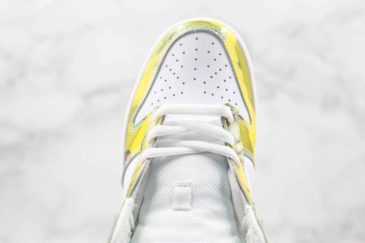 耐克Nike Dunk Low Pro SB De La Soul1纯原版本低帮SB DUNK板鞋太阳花向日葵涂鸦白黄绿色原楦头纸板打造 货号：304292-171