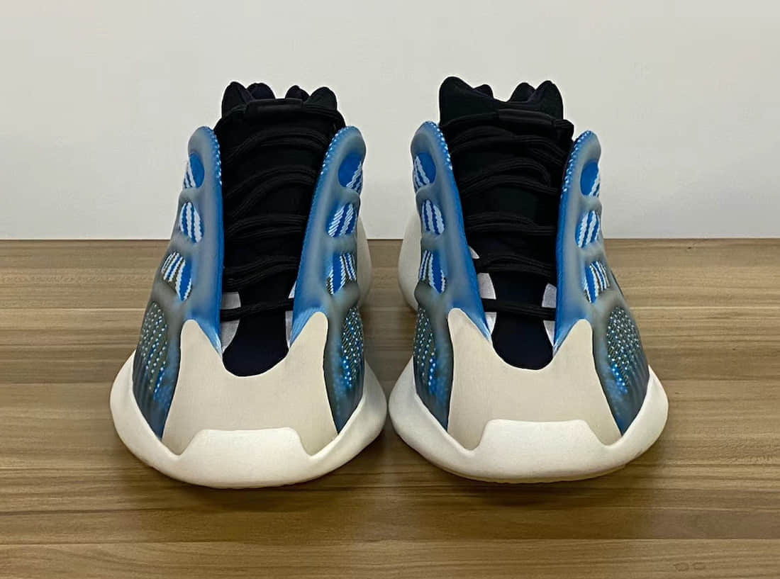 阿迪达斯Yeezy 700 V3极光配色官图释出！下周六发售！ 货号：G54850