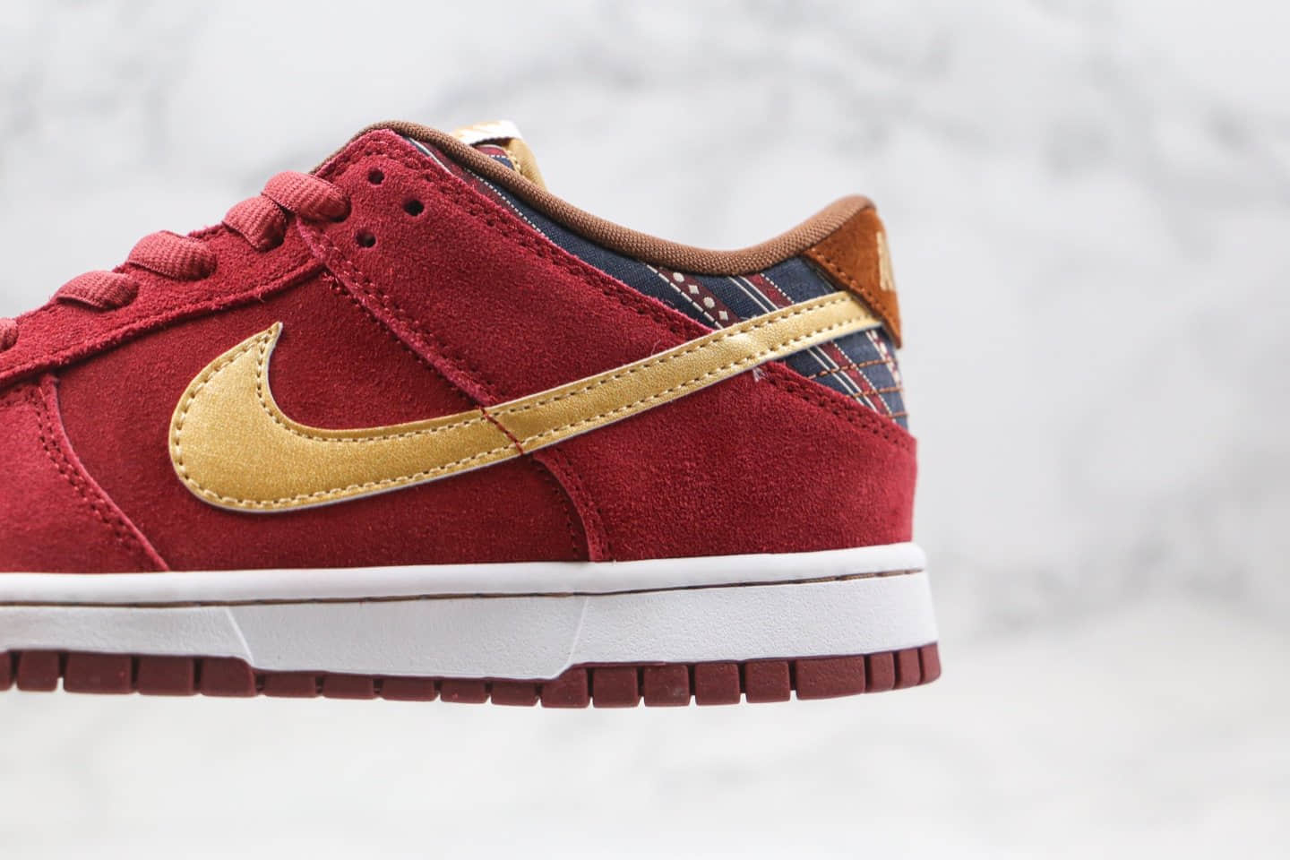 耐克Nike SB Dunk Low Anchorman纯原版本低帮SB板鞋王牌播音员联名款金红色内置Zoom气垫 货号：304292-672