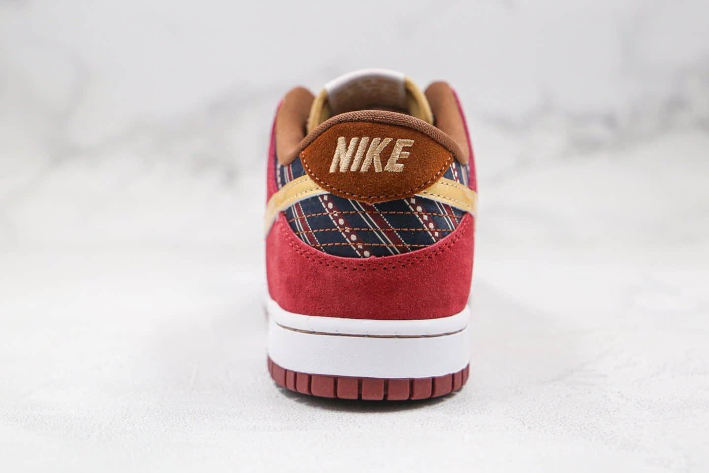 耐克Nike SB Dunk Low Anchorman纯原版本低帮SB板鞋王牌播音员联名款金红色内置Zoom气垫 货号：304292-672