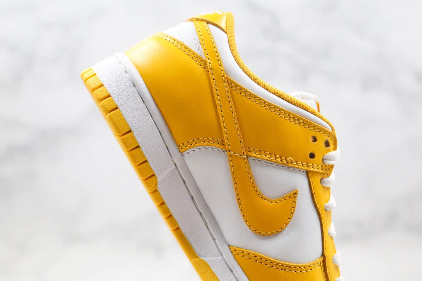 耐克Nike SB Dunk Low SP Syracuse 2020WHITE YELLOW纯原版本低帮SB板鞋黄白色原盒原标内置气垫 货号：CU1726-901