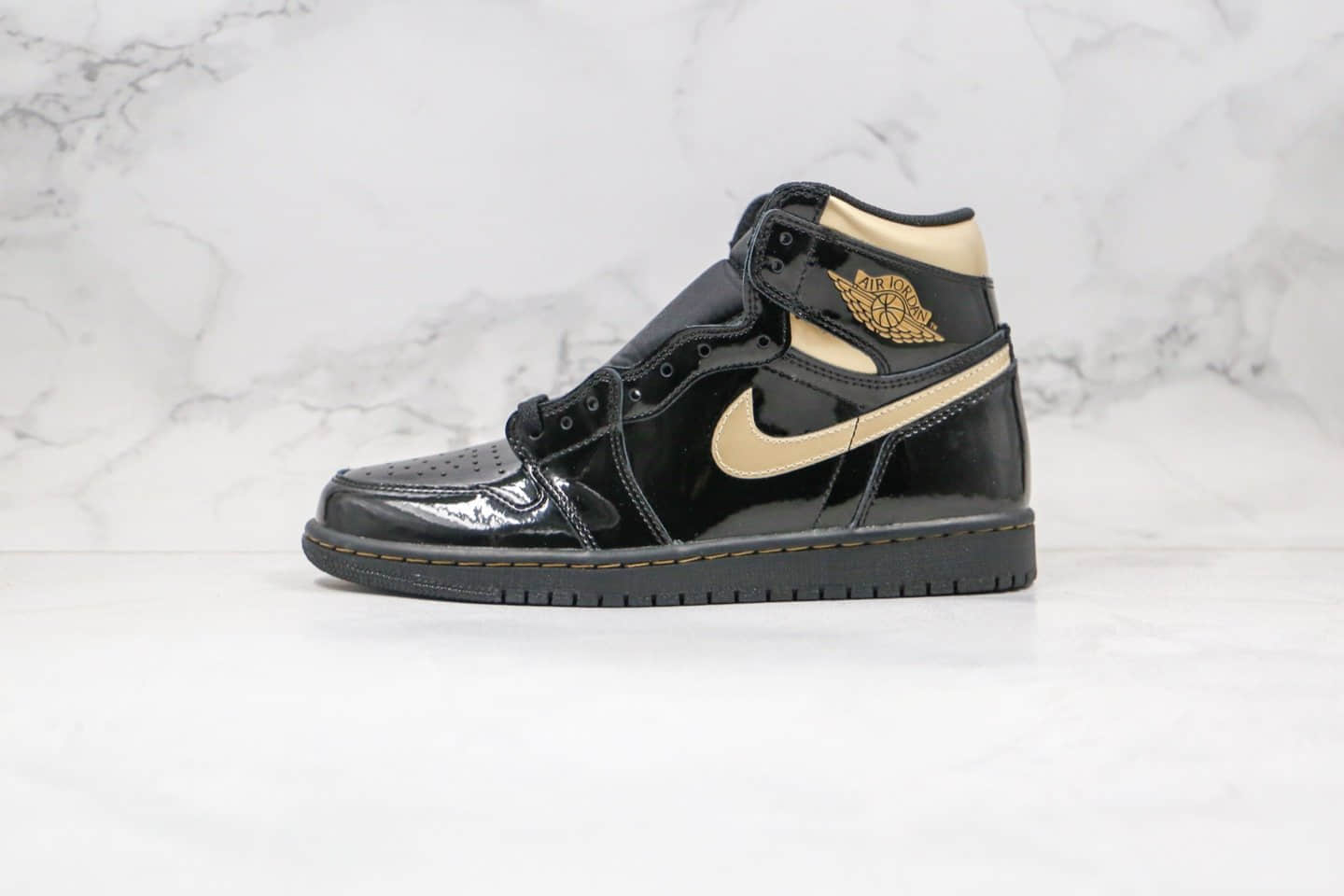 乔丹Air Jordan 1 High OG Black Metallic Gold纯原版本高帮AJ1黑金配色篮球鞋正确后跟定型原盒原标 货号：555088-032