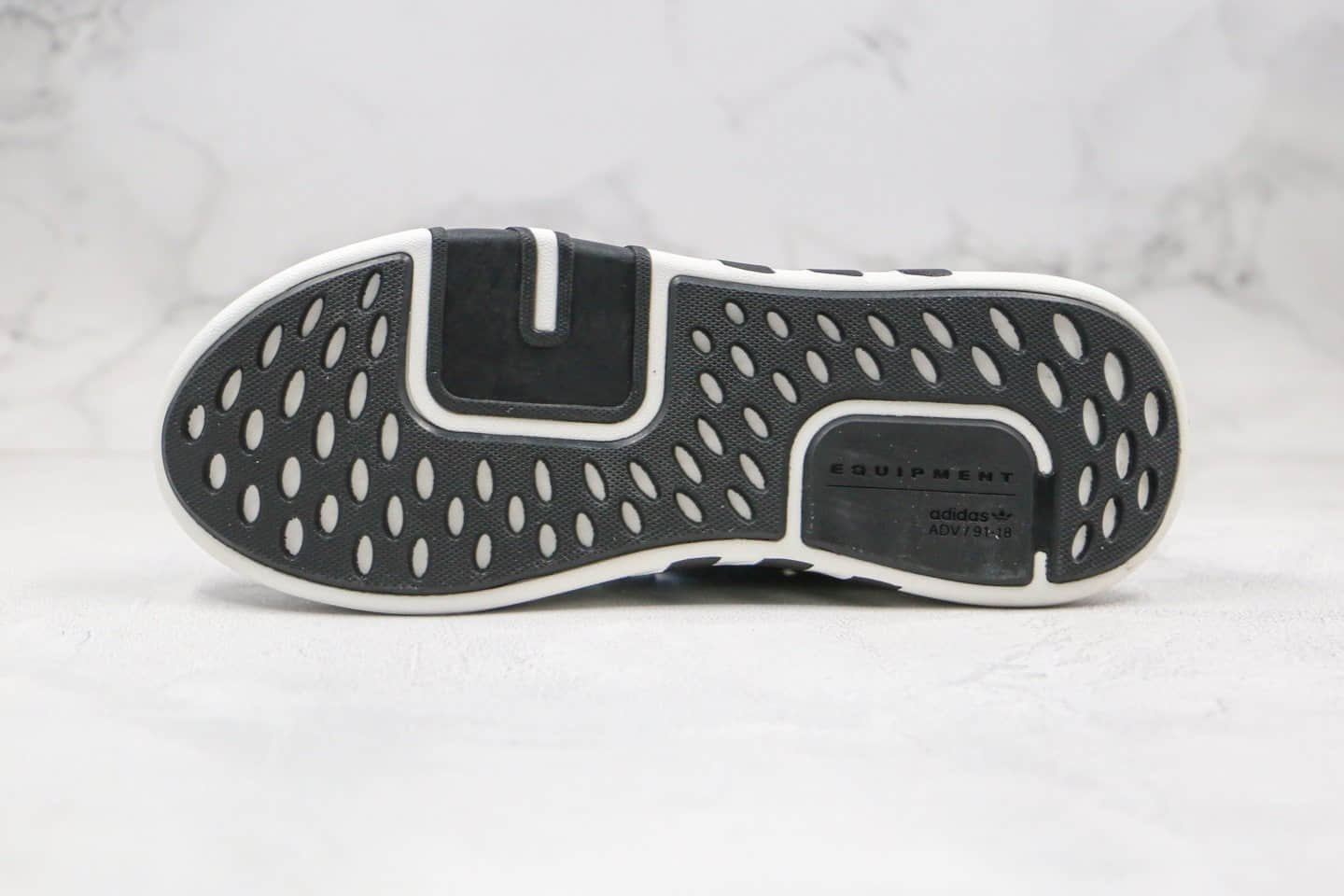 阿迪达斯Adidas EQT BASK ADV纯原版本支撑者系列三叶草EQT黑镭射复古慢跑鞋原楦头纸板打造 货号：FU9505