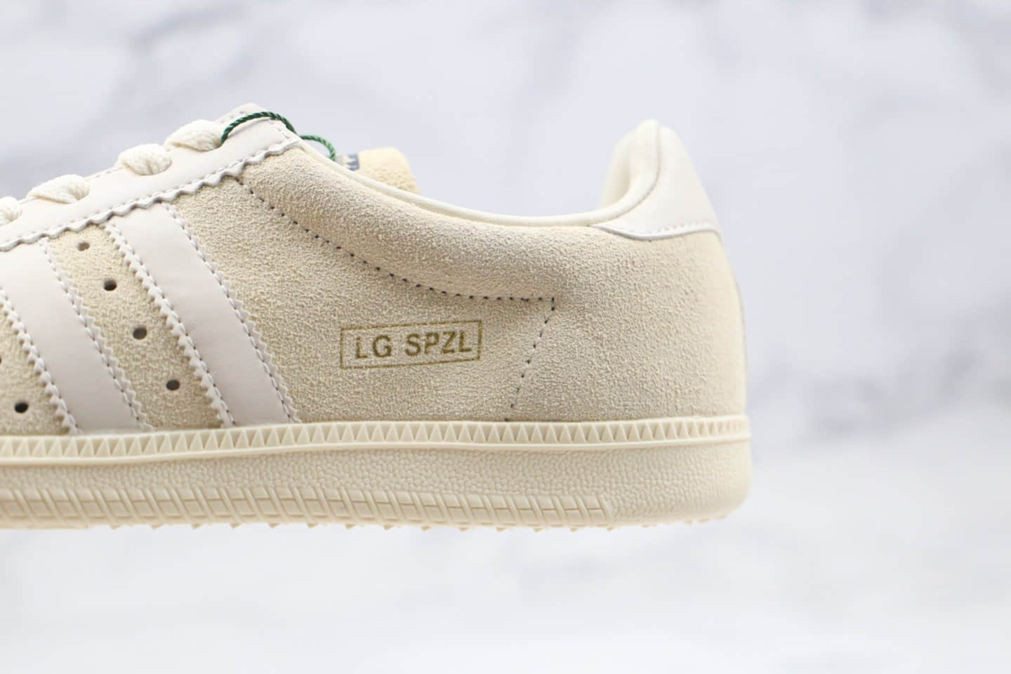 阿迪达斯adidas Spezial x Liam Gallagher泡泡眼乐队联名款纯原版本低帮米白色人像板鞋原盒原标 货号：EE8789