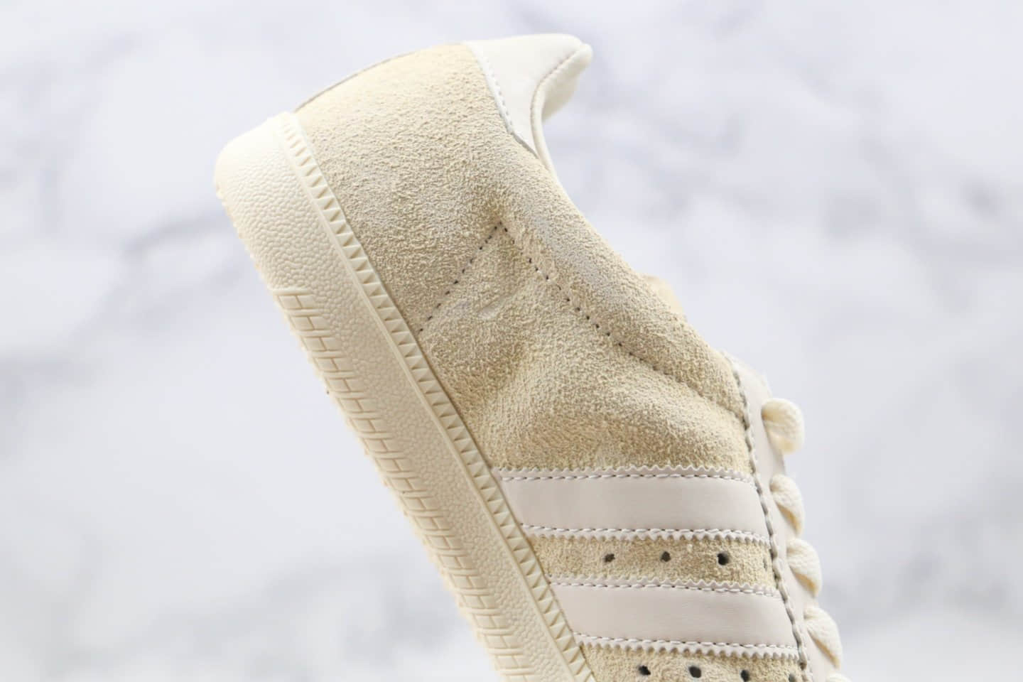 阿迪达斯adidas Spezial x Liam Gallagher泡泡眼乐队联名款纯原版本低帮米白色人像板鞋原盒原标 货号：EE8789