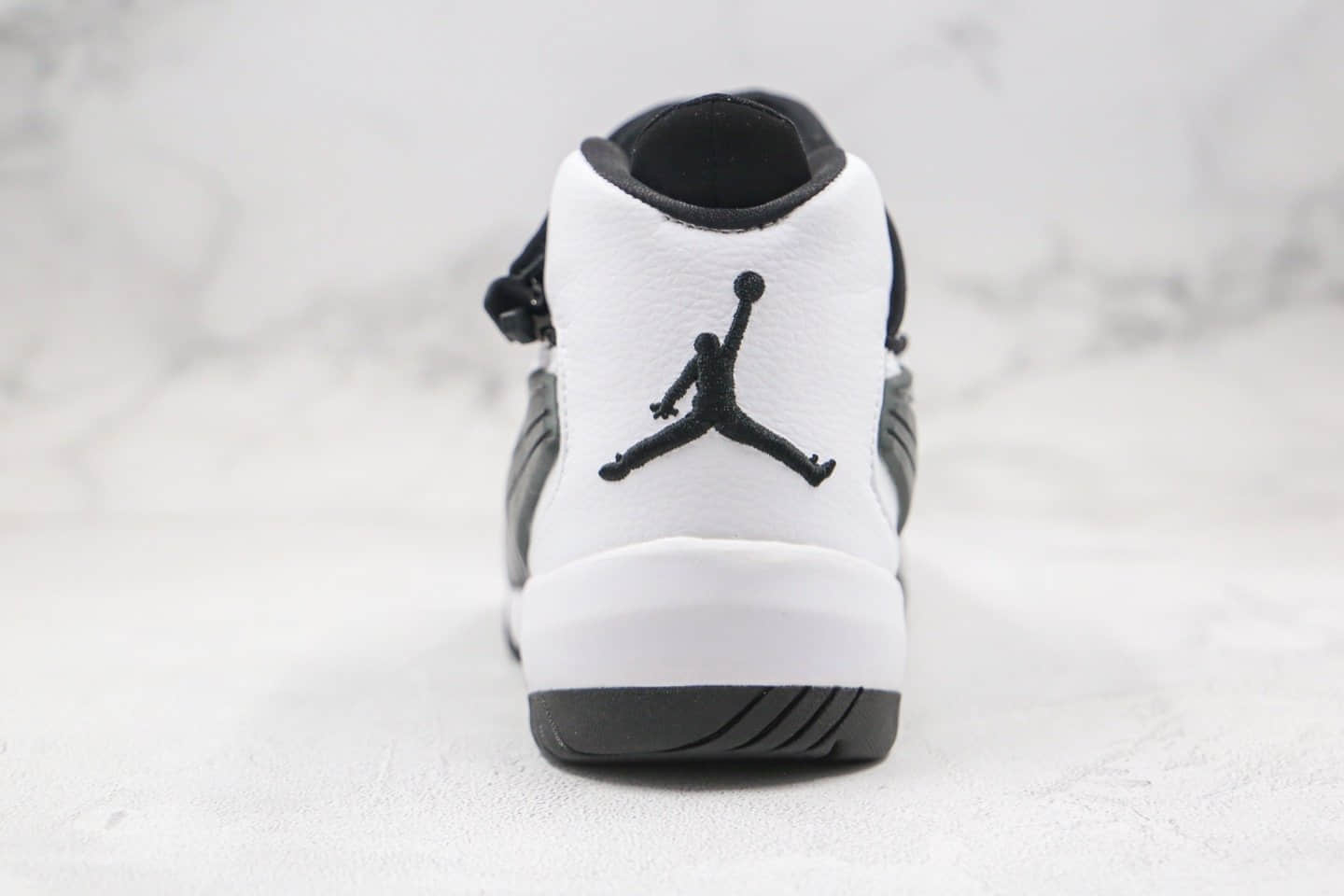 乔丹Air jordan JUMPMAN Swift纯原版本复刻男士实战战靴篮球鞋黑白色原盒原标支持实战 货号：AT2555-100