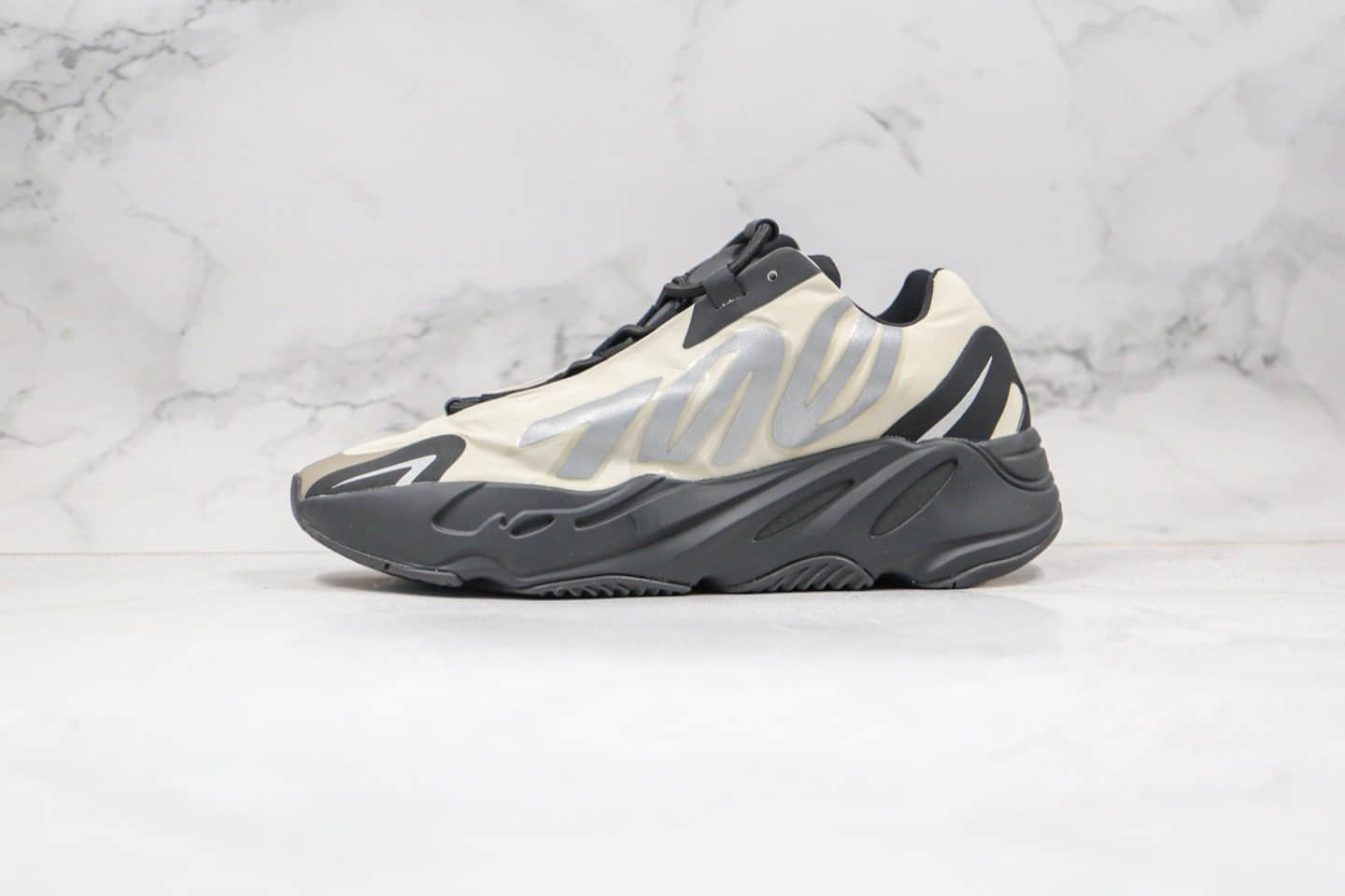 阿迪达斯Adidas Yeezy Boost 700 MNVN Orange椰子700MNVN老爹鞋灰黑色3M反光内置真爆米花缓震大底原盒原标 货号：FY3729