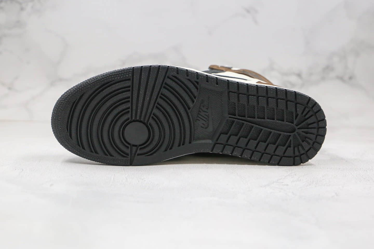 乔丹Air Jordan 1 High OG Dark Mocha纯原版本高帮AJ1小倒钩黑棕色原档案数据开发正确后跟定型 货号：555088-105