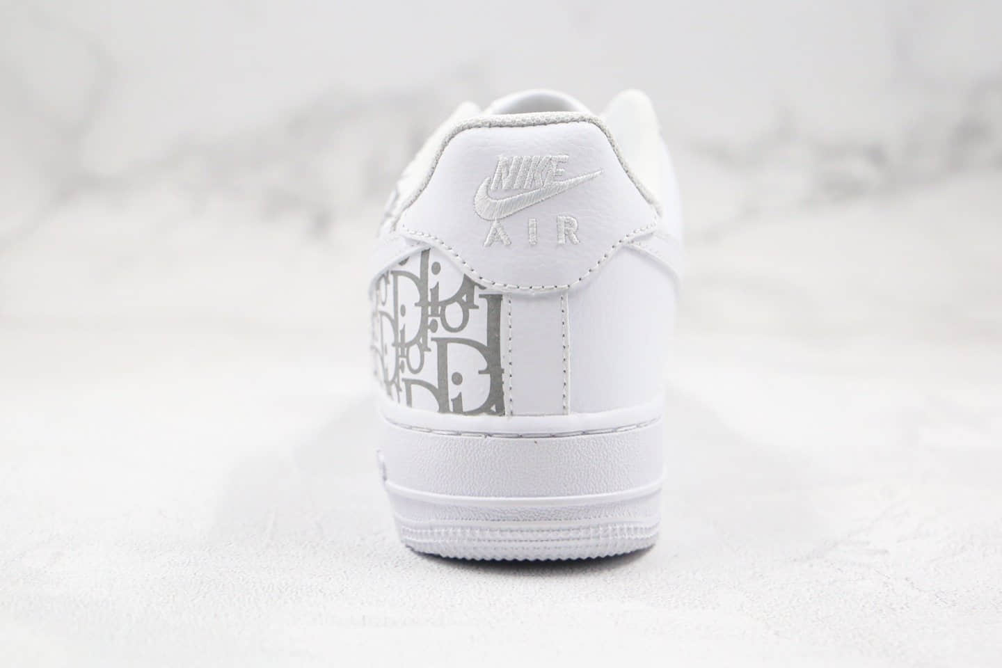 耐克Nike Air Force 1'07 x Dior迪奥联名款纯原版本低帮白灰色3m满天星空军一号板鞋内置全掌Sole气垫 货号：DN8608-002