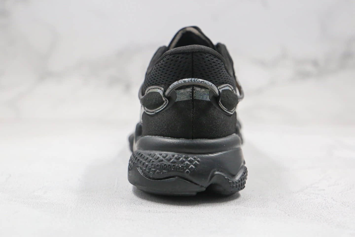 阿迪达斯Adidas OZWEEGO 2020纯原版本水管老爹鞋炫彩黑色原盒原标区别市面通货版本 货号：FV9653
