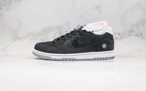 耐克Medicom Toy x Nike SB Dunk Low“BE@RBRICK”公司级版本积木熊联名王一博同款SB板鞋黑白马毛原鞋开发 货号：CZ5127-001