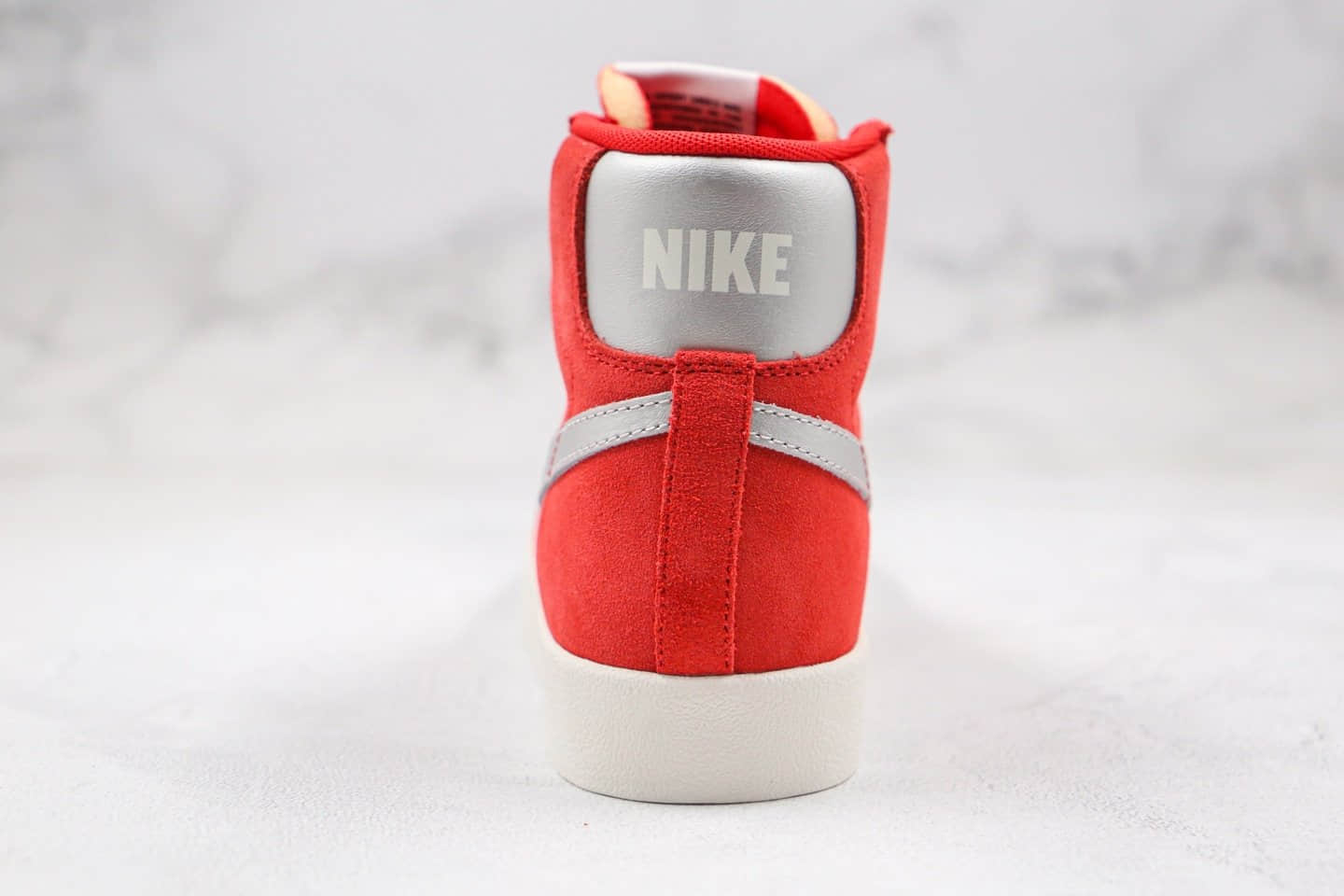 耐克Nike Blazer Mid Vintage公司级版本开拓者中帮翻毛皮板鞋红银色正确硫化工艺 货号：CJ9693-600