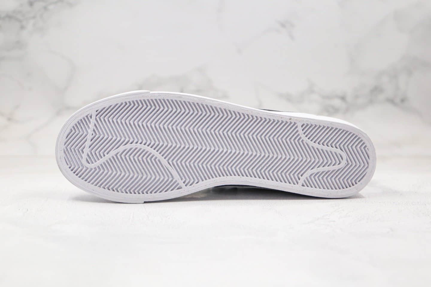 耐克Nike Blazer Low纯原版本低帮开拓者皮面3M反光白黑色原楦头纸板打造 货号：454471-810