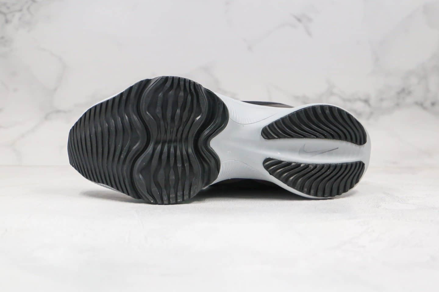 耐克NIKE AIR ZOOM TEMPO NEXT%纯原版本马拉松气垫竞速慢跑鞋变色龙配色内置碳板气垫 货号：CI9923-080