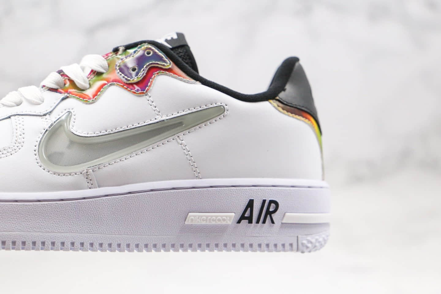 耐克Nike Air Force 1 React纯原版本低帮空军一号板鞋透明勾炫彩渐变点缀白青色内置气垫 货号：CN9838-100