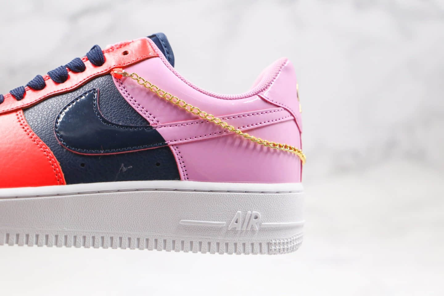 耐克Nike Air Force 1 Pastel White纯原版本低帮空军一号黑粉拼接色链条装饰板鞋内置全掌Sole气垫 货号：CZ8100-600