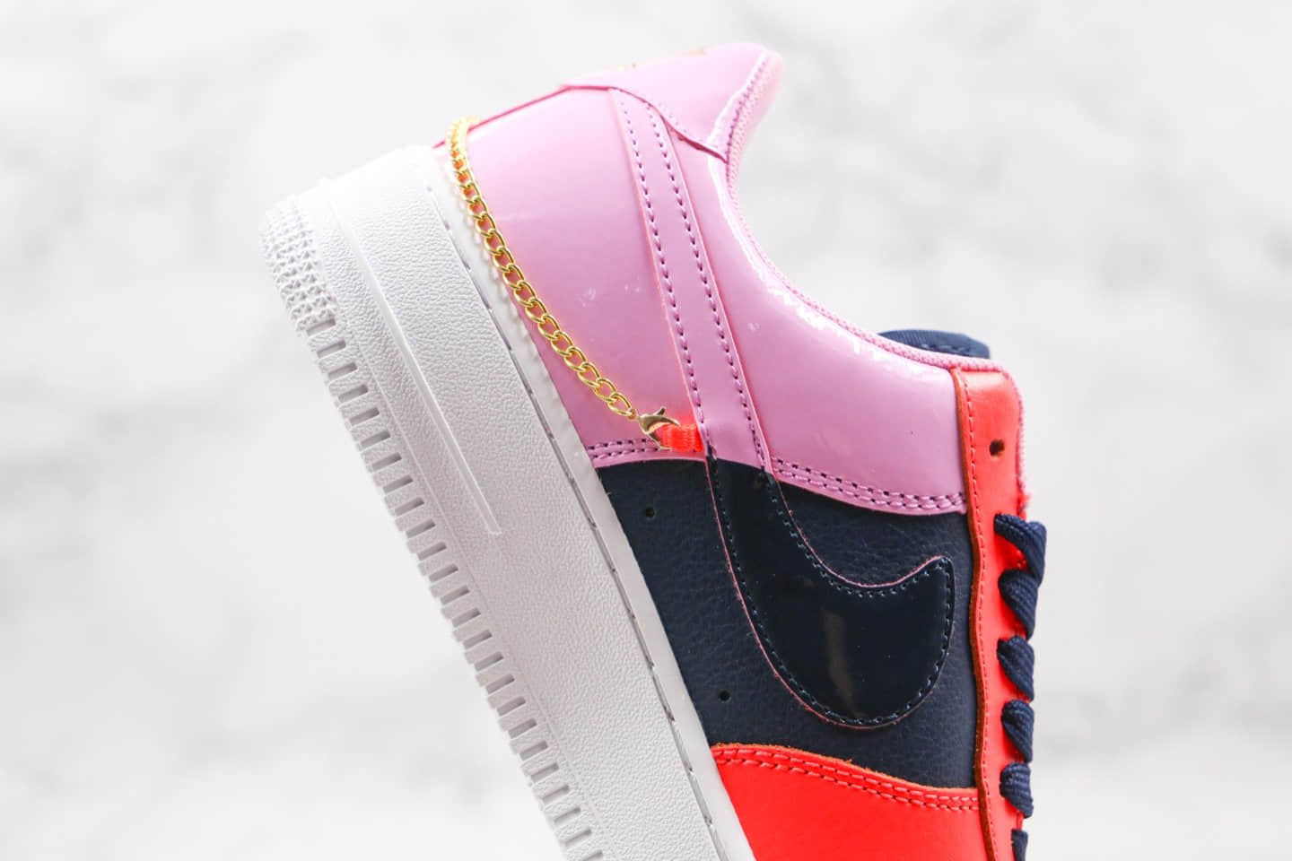 耐克Nike Air Force 1 Pastel White纯原版本低帮空军一号黑粉拼接色链条装饰板鞋内置全掌Sole气垫 货号：CZ8100-600