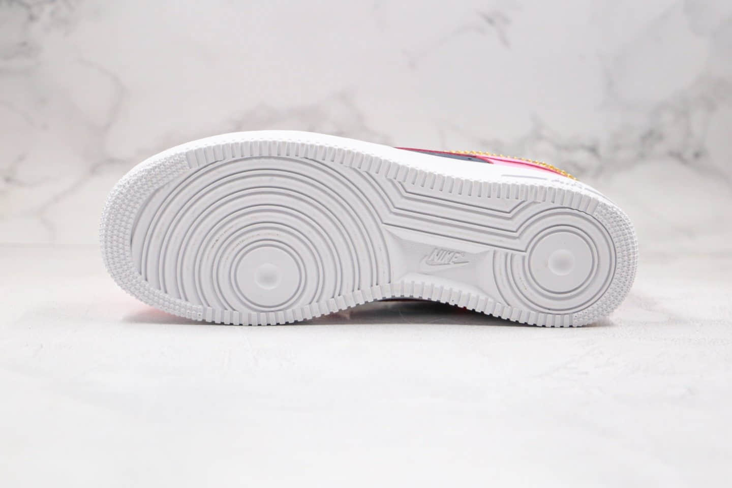 耐克Nike Air Force 1 Pastel White纯原版本低帮空军一号黑粉拼接色链条装饰板鞋内置全掌Sole气垫 货号：CZ8100-600