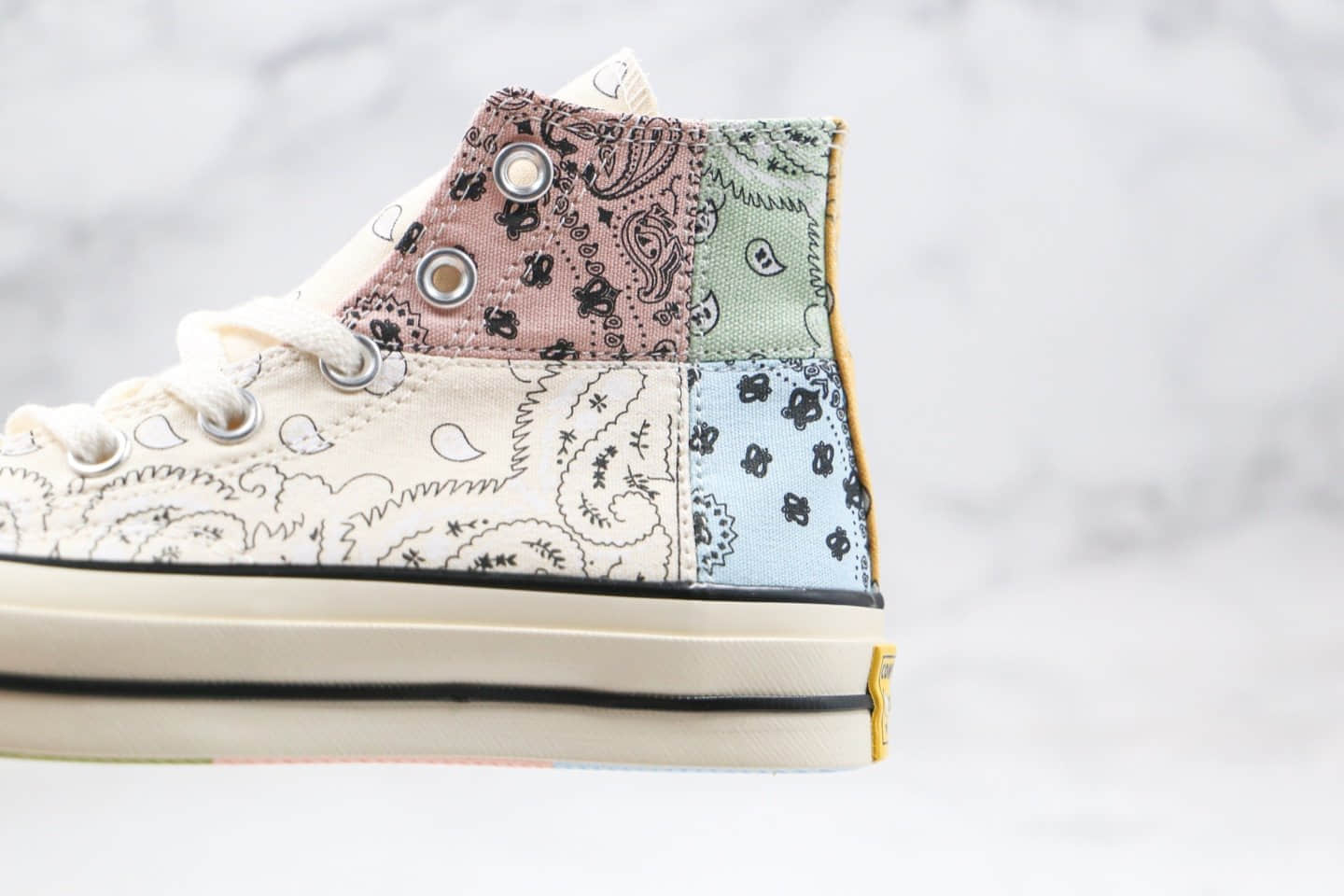 匡威Converse Paisley Pathwork 1970S公司级版本高帮腰果花米白蓝粉色拼接涂鸦帆布板鞋正确双围条硫化蓝底 货号：169881C