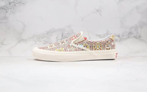 万斯Vans Vault OG Classic Slip-On LX True White x KITH公司级版本联名款低帮白棕色瓷砖涂鸦印花图案硫化帆布鞋原厂硫化大底内置钢印