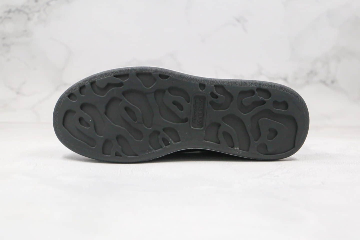 亚历山大Alexander McQueen纯原版本麦昆二次元黑涂鸦增高鞋原盒配件齐全原楦头纸板打造