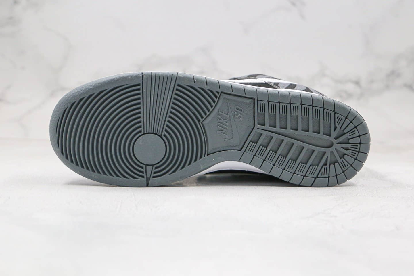 耐克Nike Dunk Low Pro纯原版本低帮2020版dunk板鞋斑马条纹黑白色内置Zoom气垫 货号：DD1390-106