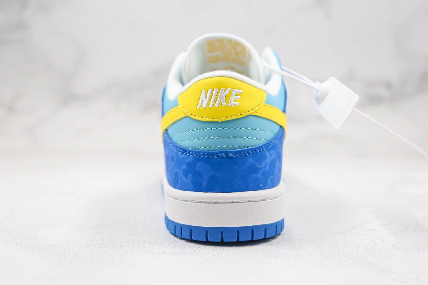 耐克Nike Dunk Low Pro纯原版本低帮SB DUNK板鞋蓝白黄色原楦头纸板打造 货号：309601-471
