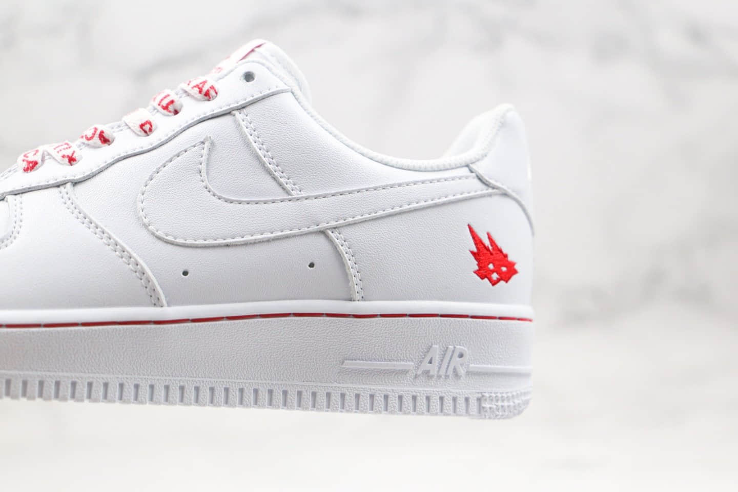 耐克Nike Air Force 1 Low x Travis Scott纯原版本低帮空军一号倒钩绝杀不死鸟刺绣限定版本白红色字母串标内置气垫 货号：CT9225-188