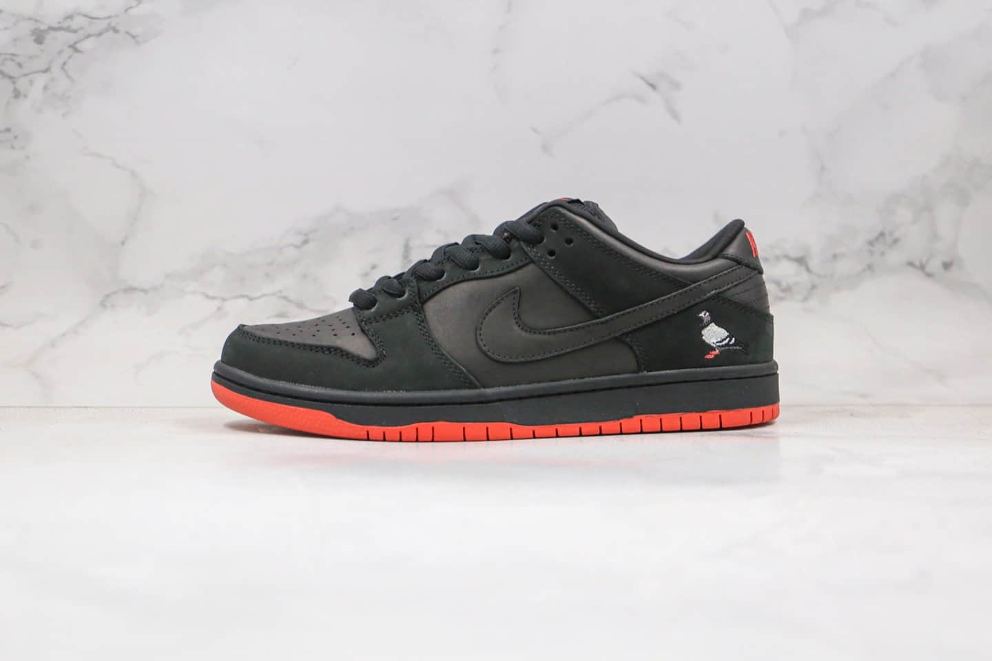 耐克Nike SB Dunk low Trd QS x Black Pigeon纯原版本低帮SB黑鸽子黑红色板鞋内置Zoom气垫 货号：883232-008