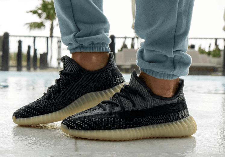 Yeezy 350 V2奥利奥配色上脚图释出！下月登场！ 货号：FZ5000