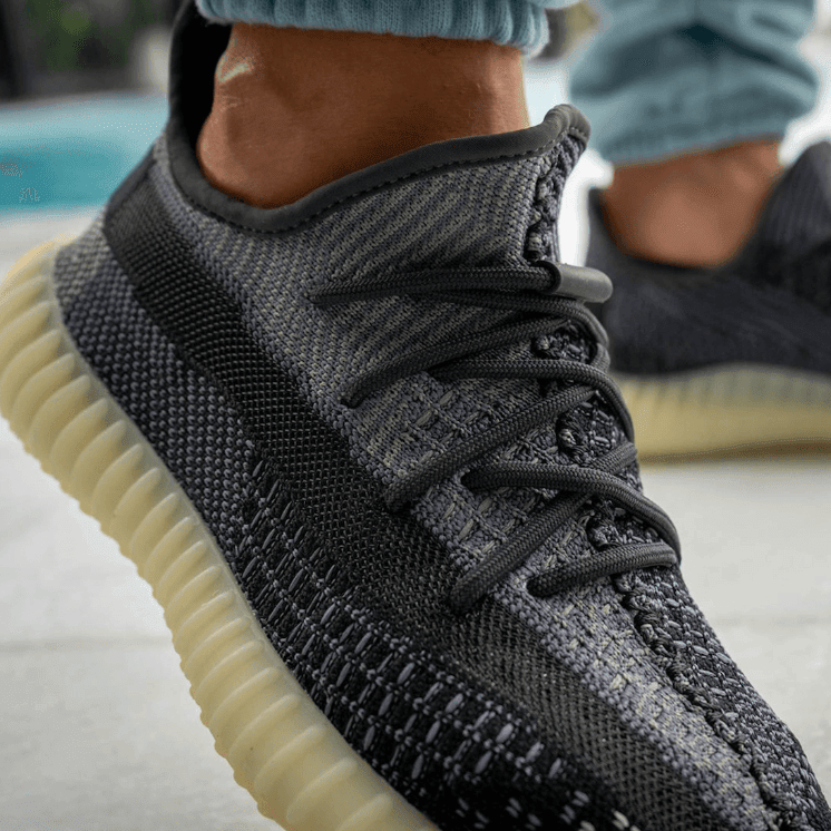 Yeezy 350 V2奥利奥配色上脚图释出！下月登场！ 货号：FZ5000