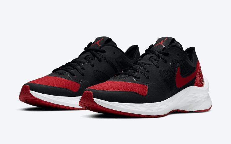 AJ1版蝉翼跑鞋！全新Jordan Air Zoom 85 Runner黑红配色现已发售！ 货号：DA3126-006