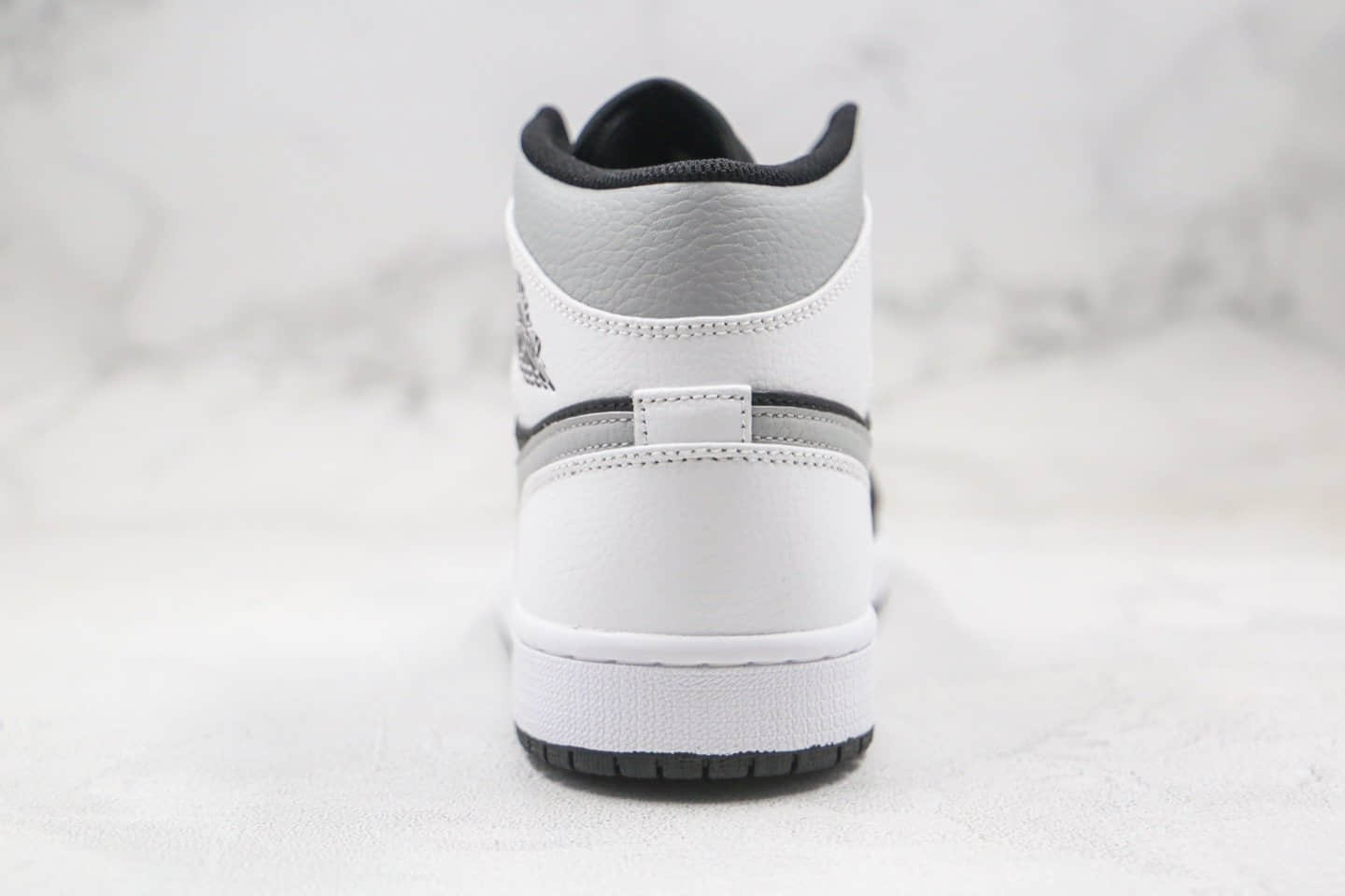 乔丹Air Jordan 1 Mid White Shadow纯原版本中帮AJ1白黑灰篮球鞋正确后跟定型 货号：554724-073