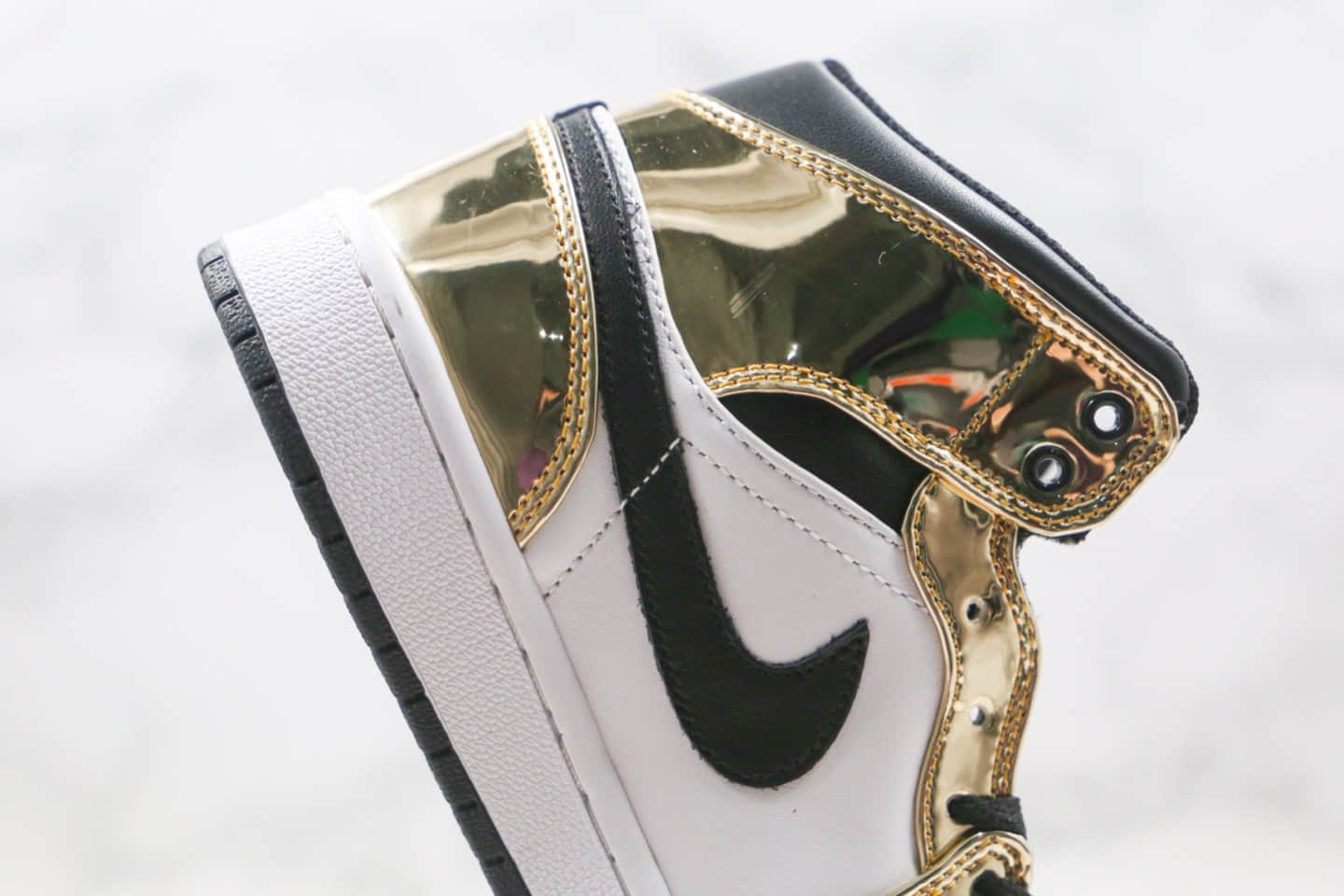 乔丹Air Jordan 1 Mid Metallic Gold纯原版本中帮AJ1液态白金色原盒原标 货号：DC1419-700