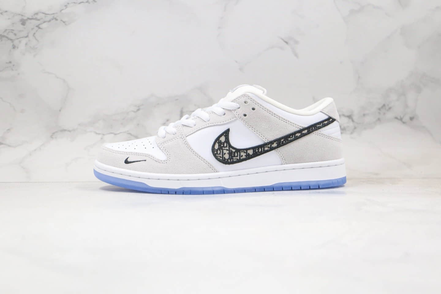 耐克Nike SB Dunk Low x Dior迪奥联名款纯原版本低帮SB DUNK板鞋白灰色内置Zoom气垫 货号：BQ6817-002