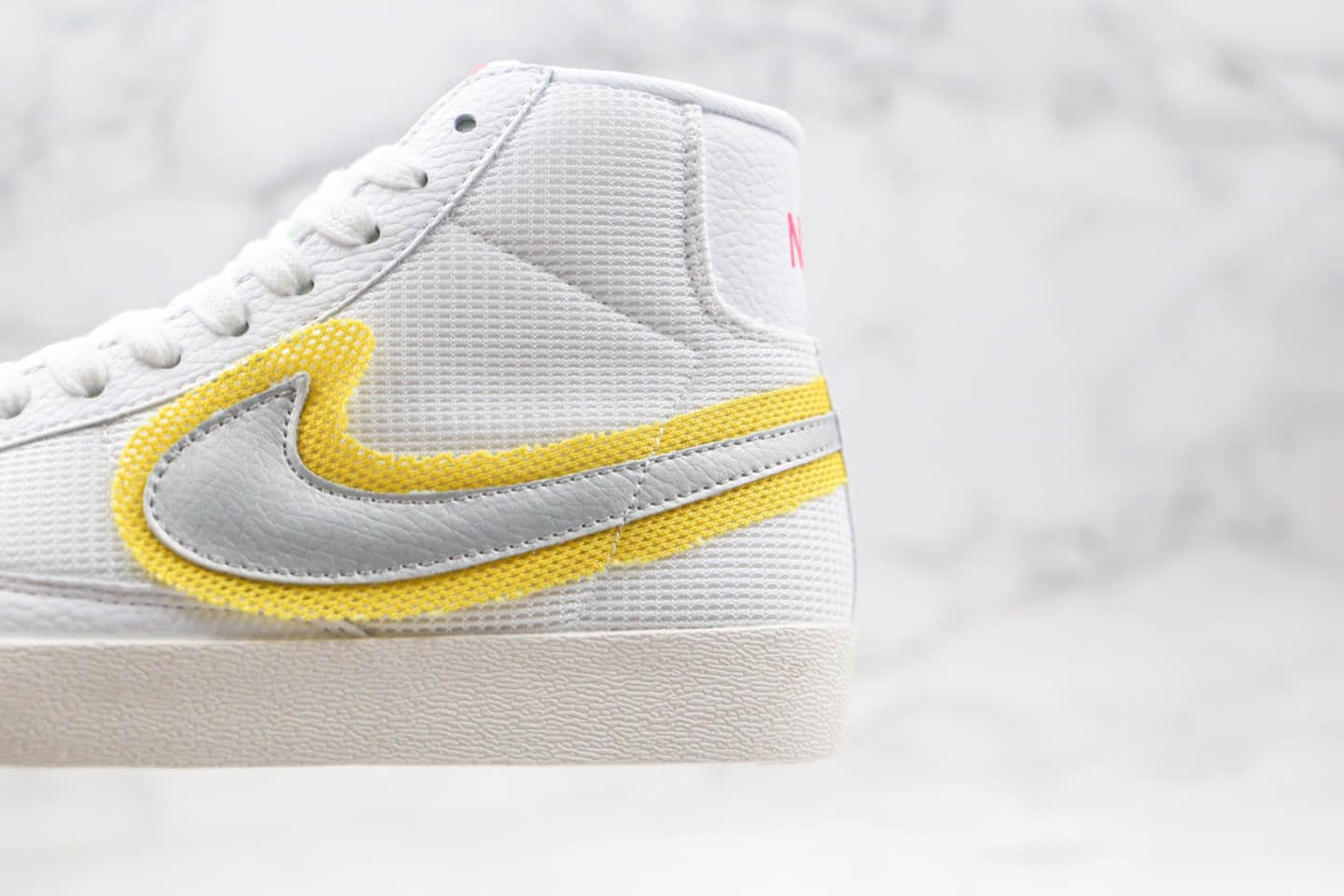 耐克Nike Blazer Mid '1977 Vintage WE纯原版本中帮开拓者白灰黄色板鞋原盒原标 货号：CZ8105-100