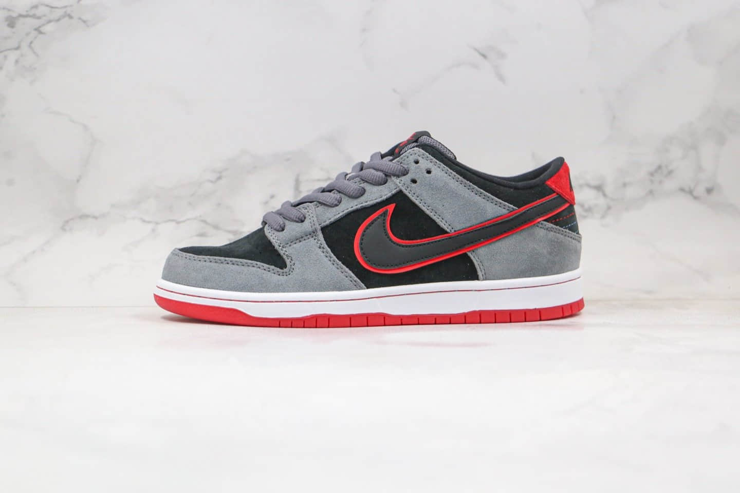 耐克Nike SB Dunk Low Pro SB BMW纯原版本低帮SB DUNK宝马仪表盘灰黑红色板鞋内置Zoom缓震气垫 货号：895969-006