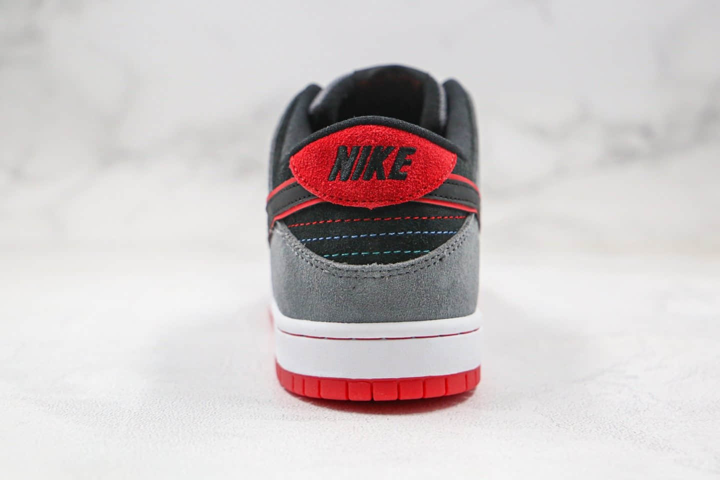 耐克Nike SB Dunk Low Pro SB BMW纯原版本低帮SB DUNK宝马仪表盘灰黑红色板鞋内置Zoom缓震气垫 货号：895969-006