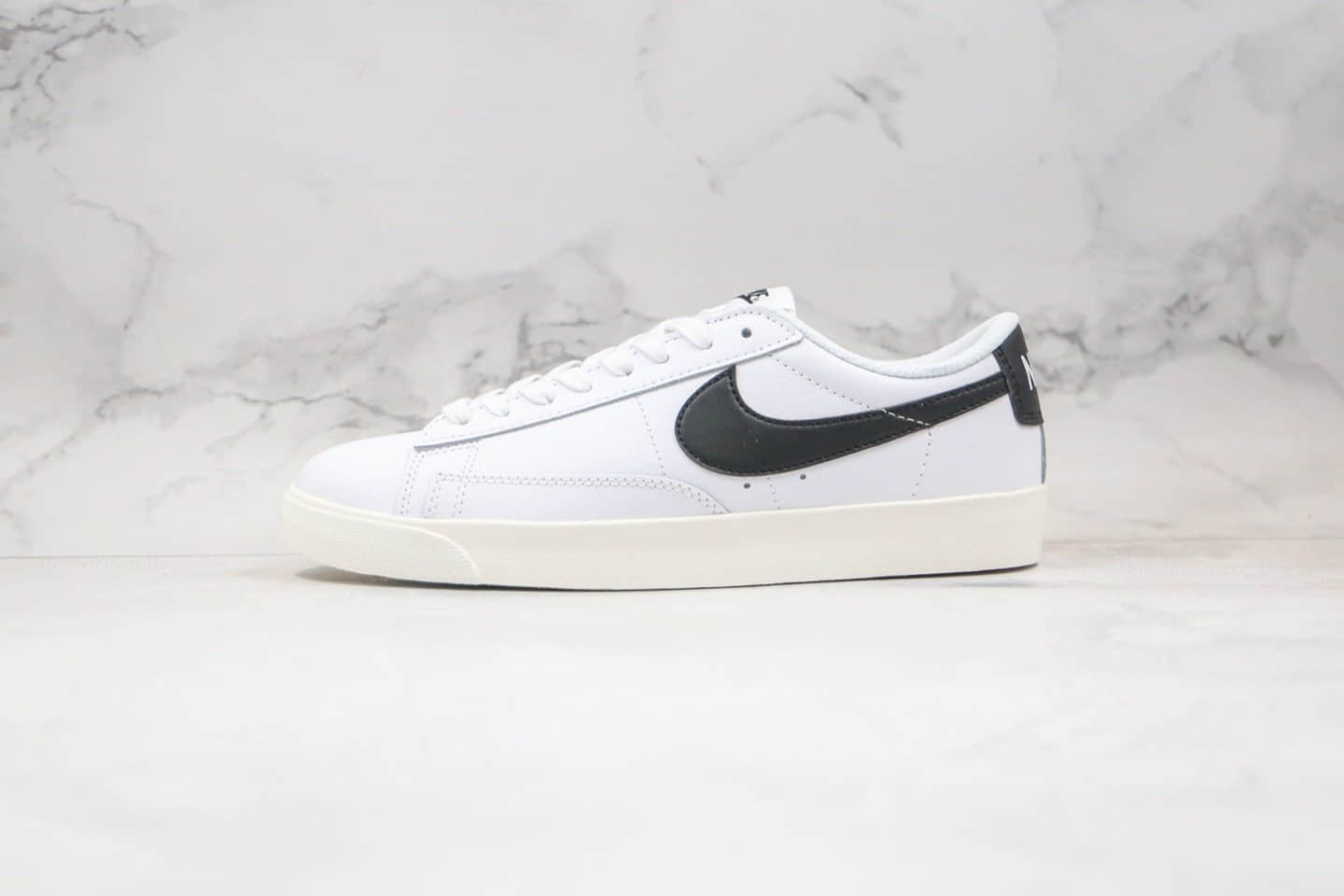 耐克Nike Blazer Low LE纯原版本低帮开拓者王一博同款白黑色板鞋内置NFC芯片扫描 货号：CI6377-101