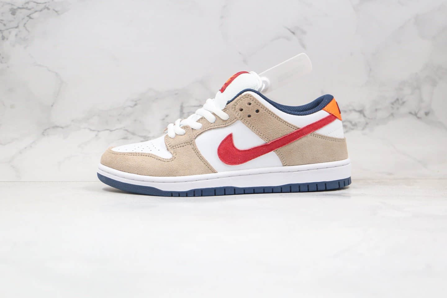 耐克Nike SB Dunk Low Pro纯原版本低帮SB板鞋卡其白红色原楦原纸版开发 货号：BQ6817-201