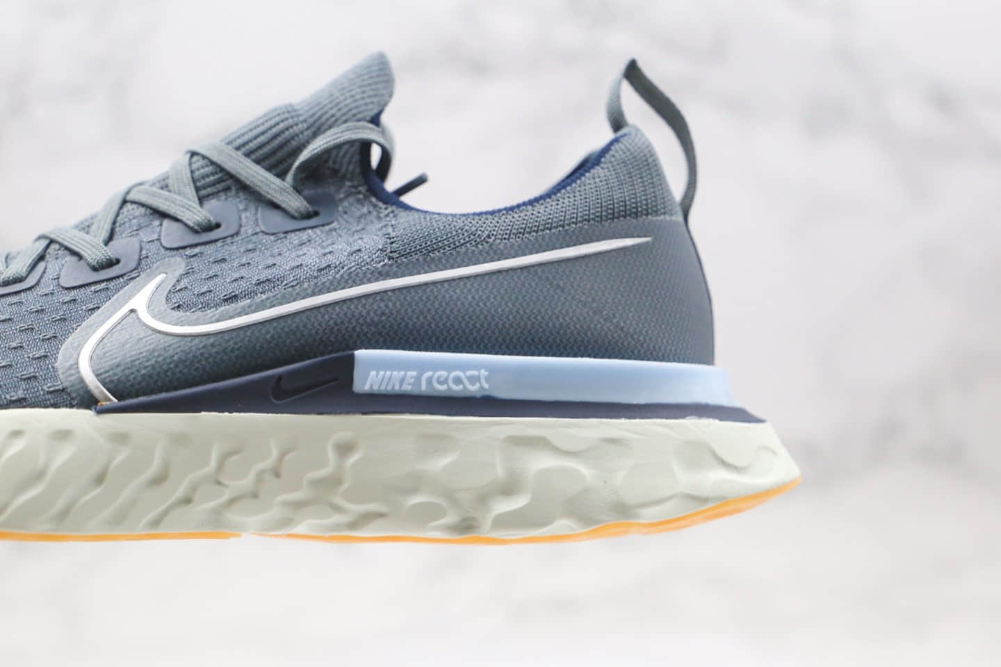 耐克Nike Epic React Flyknit纯原版本瑞亚编织超轻缓震跑步鞋深灰色原盒原标 货号：CD4371-401