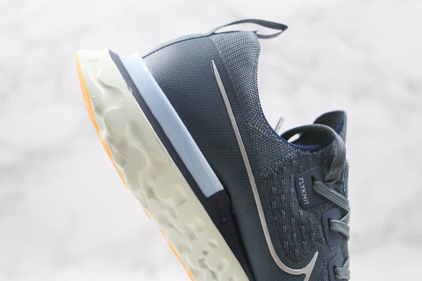 耐克Nike Epic React Flyknit纯原版本瑞亚编织超轻缓震跑步鞋深灰色原盒原标 货号：CD4371-401