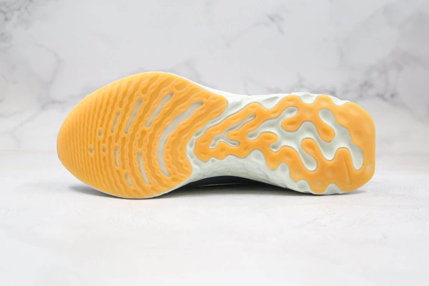 耐克Nike Epic React Flyknit纯原版本瑞亚编织超轻缓震跑步鞋深灰色原盒原标 货号：CD4371-401