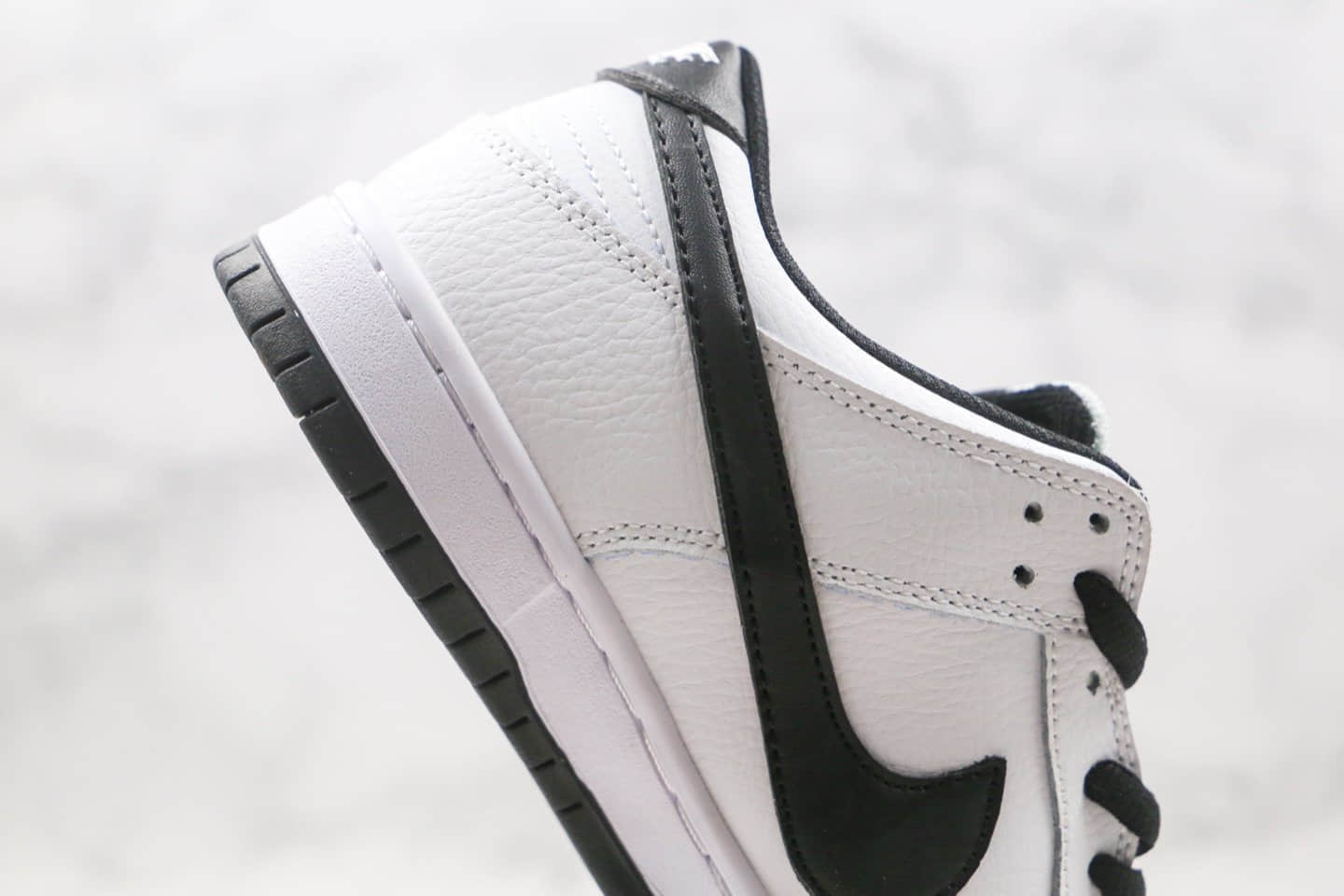 耐克Nike Dunk Low Pro SB IW“Panda”公司级版本低帮Dunk熊猫限定白黑色内置缓震Zoom气垫 货号：819674-101